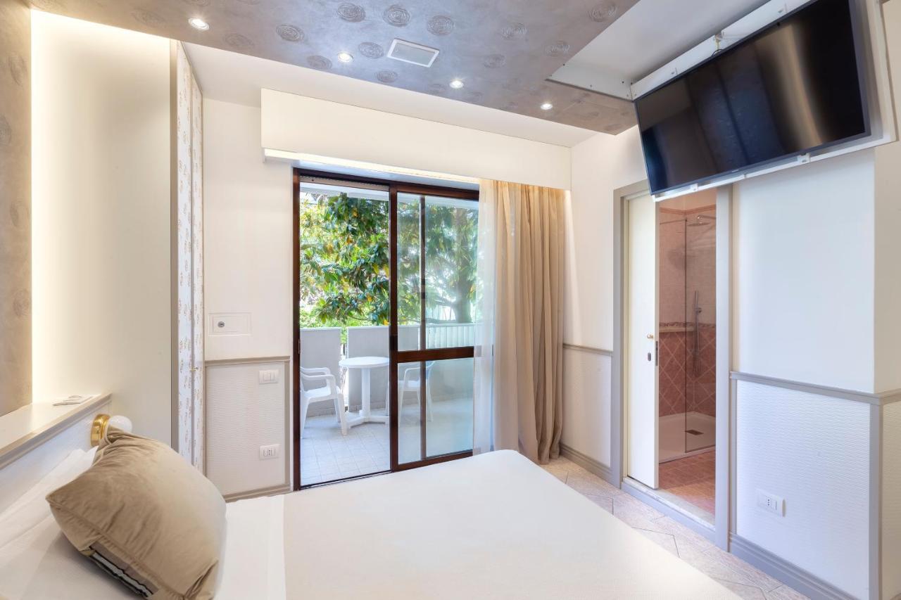 Hotel Feldberg Riccione Dış mekan fotoğraf