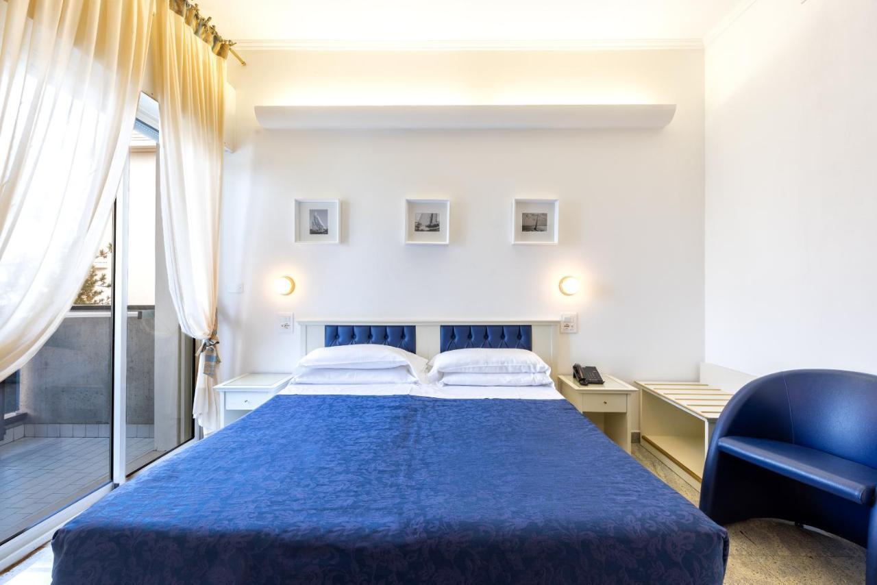 Hotel Feldberg Riccione Dış mekan fotoğraf