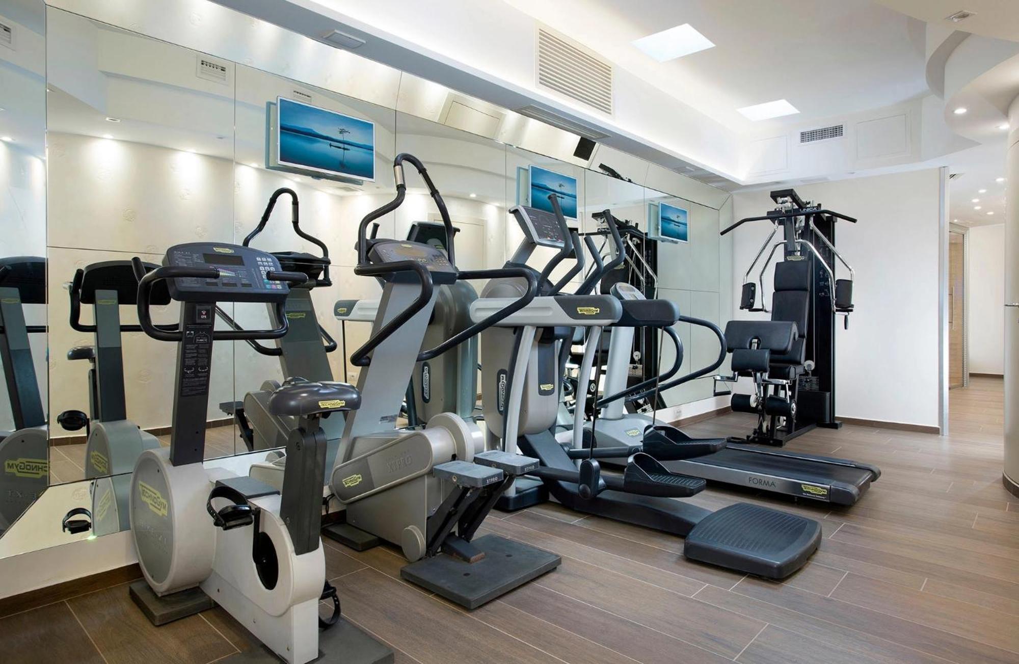 Hotel Feldberg Riccione Dış mekan fotoğraf