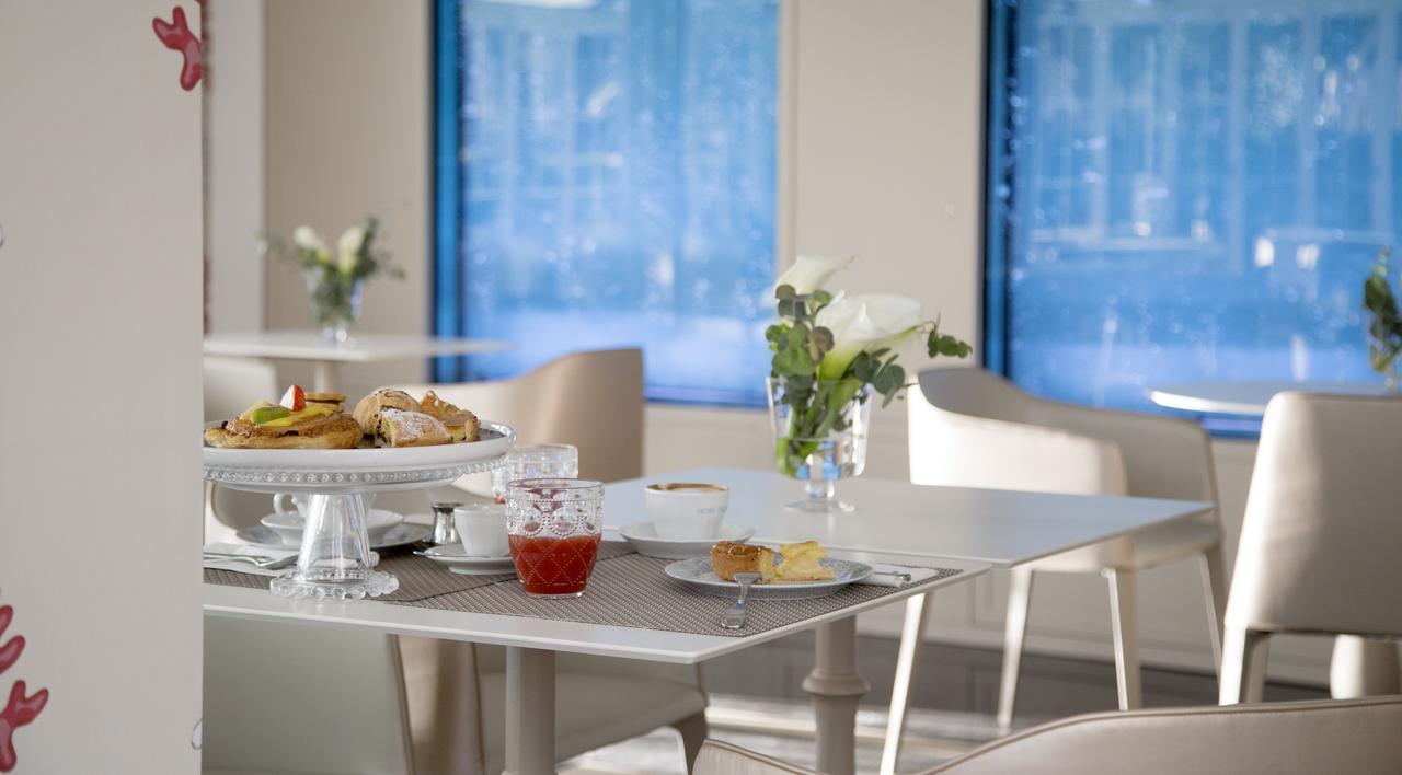 Hotel Feldberg Riccione Dış mekan fotoğraf