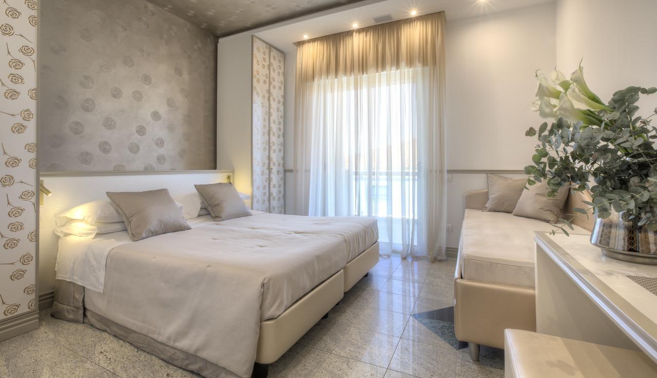 Hotel Feldberg Riccione Dış mekan fotoğraf
